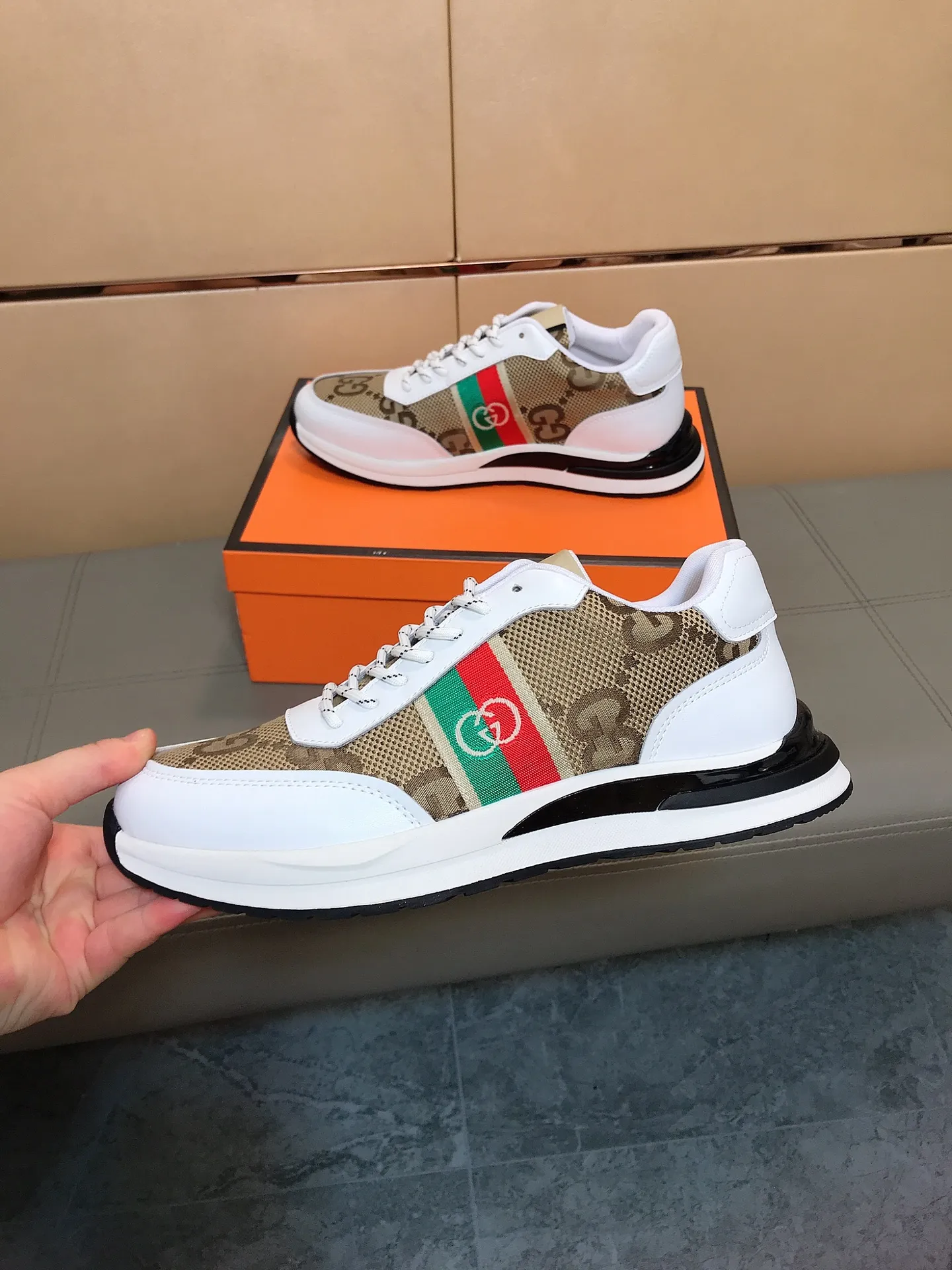 Factory price 400 👟👟💥[GUCCI] Gucci men’s casual shoes are absolutely popular 🔥The ultimate matching item for trendy men! Irresistible charm of super texture, the main recommendation, the upper is made of high-quality cowhide + brand printed fabric, sheepskin lining + feet, wear-resistant rubber sole, noble and elegant! Extremely comfortable🎁🎁You can be as handsome as you want💪 Size: 38-44!